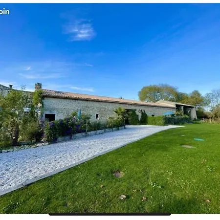 Bed and Breakfast La Maison Blanche A Saint-Yzans-de-Médoc