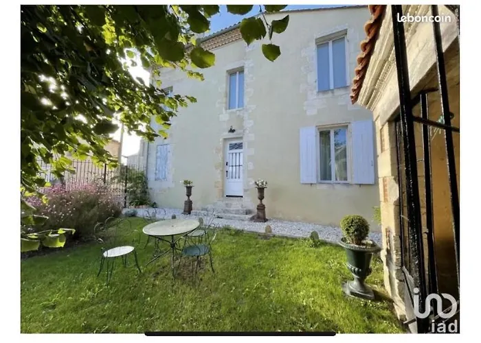 La Maison Blanche A Saint-Yzans-de-Médoc